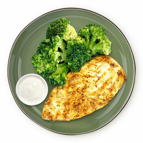 Курица гриль с брокколи и сливочным соусом Шеф Перекрёсток, 260 г