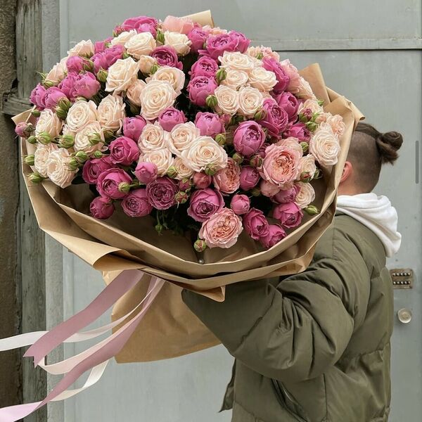 Букет из пионовидных роз