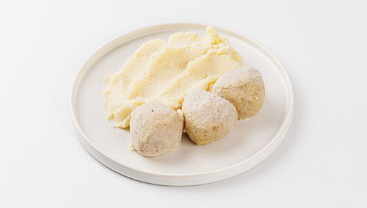 Тефтели с картофельным пюре