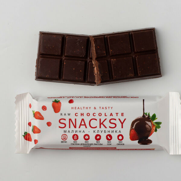 Батончик Snacksy raw chocolate с ягодами 55г