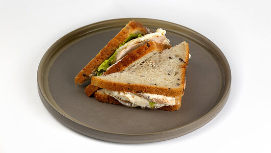 Клаб-сэндвич с курицей и омлетом, 160г