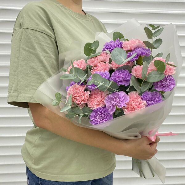 Букет из 19 Диантусов с эвкалиптом