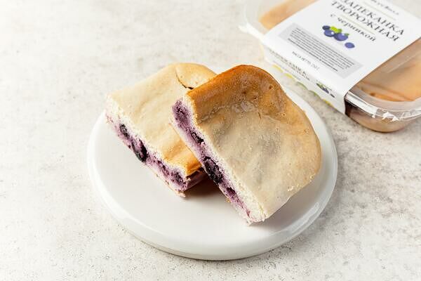 Запеканка творожная с черникой