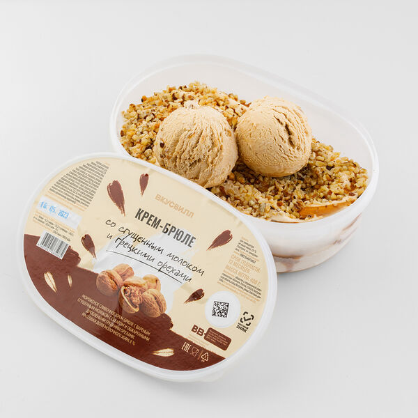 Мороженое крем-брюле со сгущенным молоком и грецкими орехами