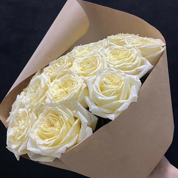 Пионовидная роза 