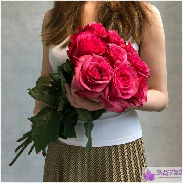 Букет из 9 ярко розовых роз 50 см Эквадор