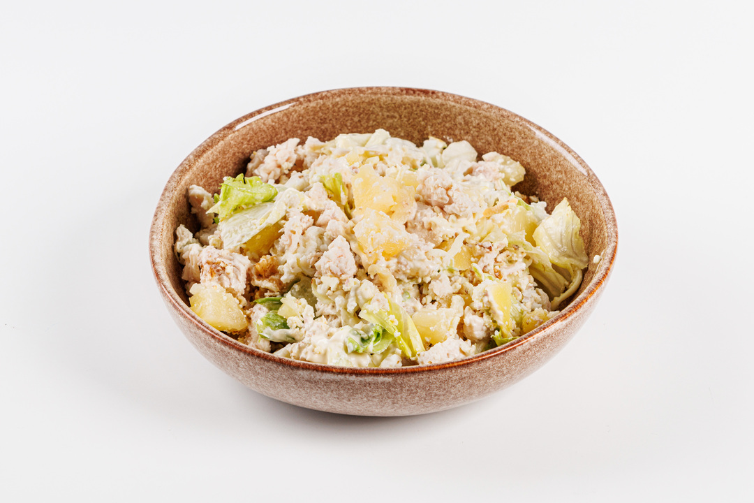 

Салат с курицей и ананасами, 400 г