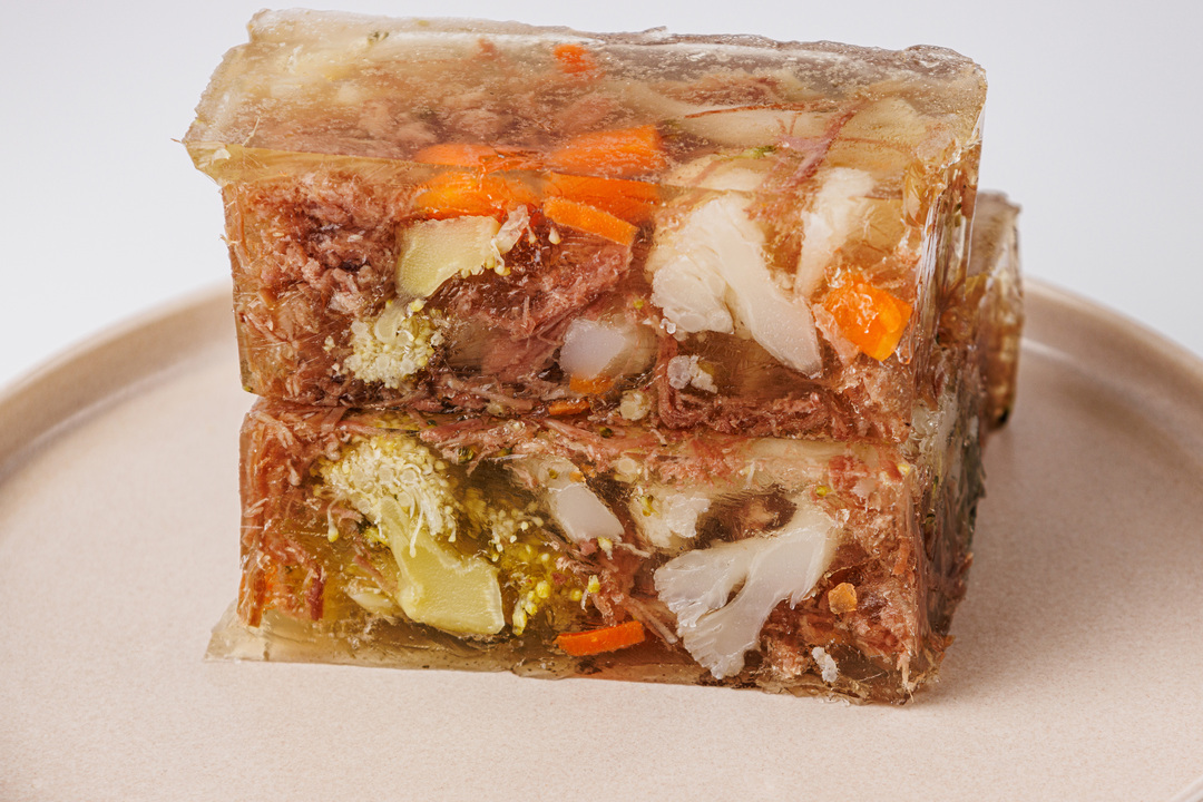 

Заливное с говядиной и овощами