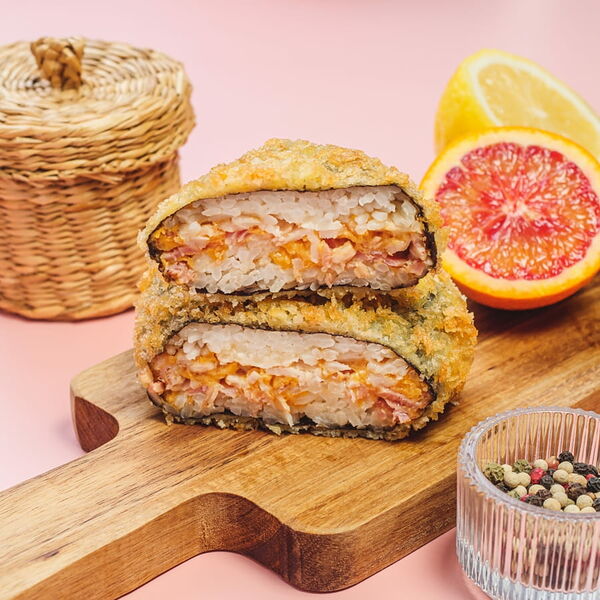 Горячий  онигири с беконом Жизньмарт 160 г