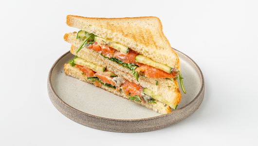 

Сэндвич с лососем и руколой 170г