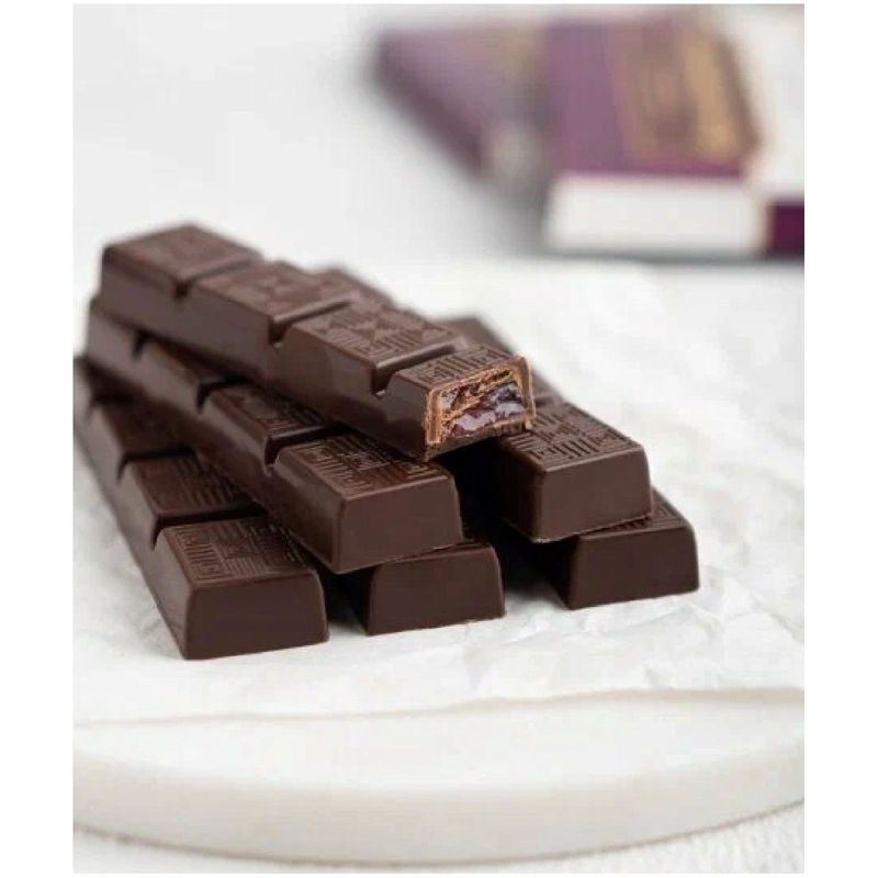 

Темный шоколад Коммунарка пюре из чёрной смородины 200 г