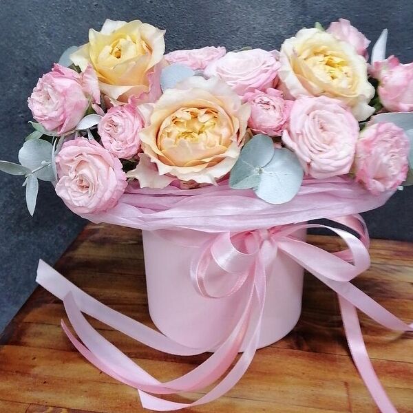 Валентинка из пионовидных роз