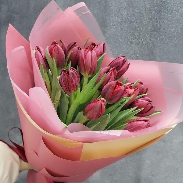 Букет Joyce из 15 пионовидных тюльпанов