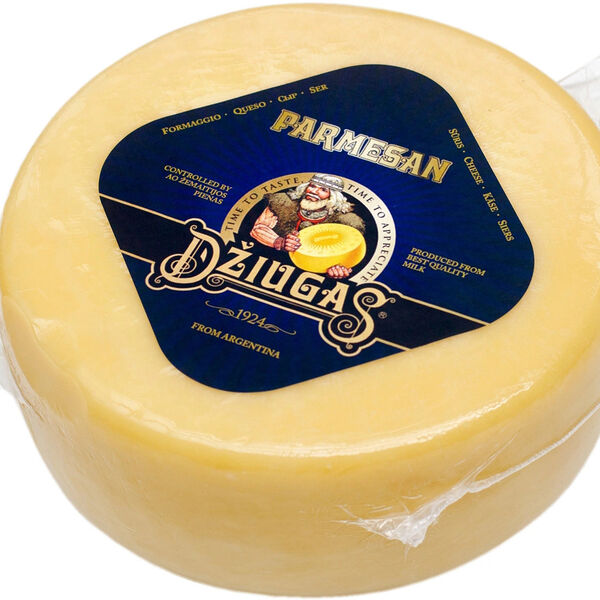 Сыр твердый Dziugas Пармезан 40% вес