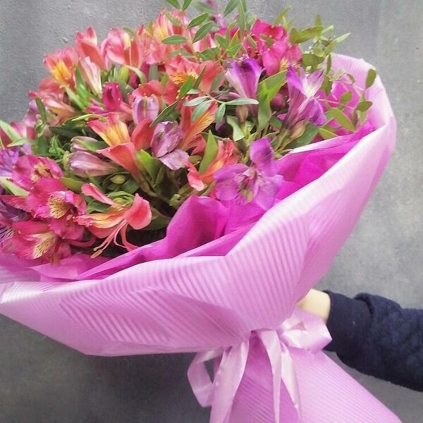 Букет Альстромерий