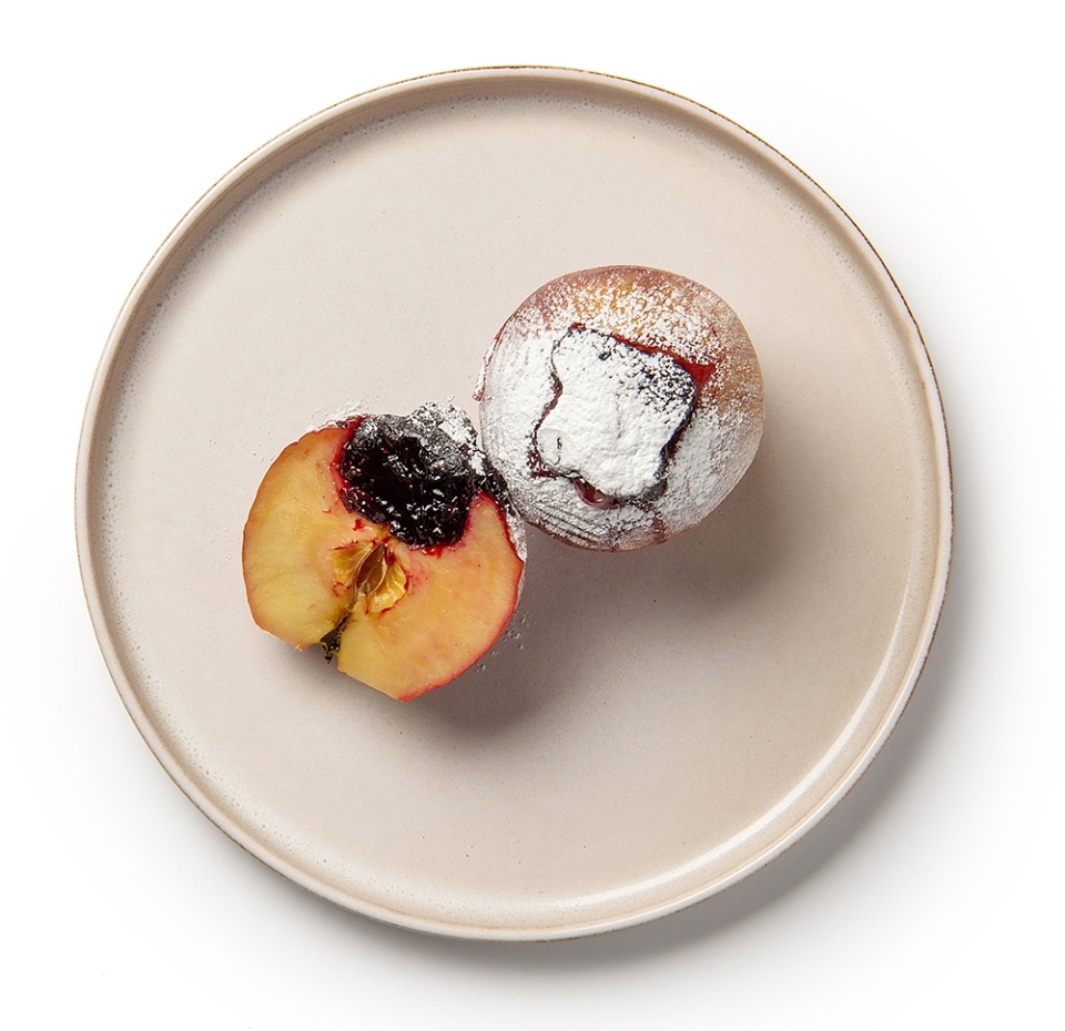 

Яблоко печеное с черной смородиной вес