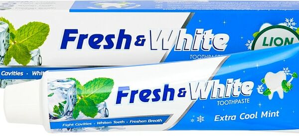 Зубная паста Lion Thailand Fresh & White отбеливающая Супер прохладная мята 160г
