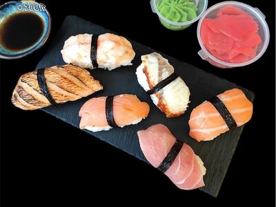 Суши с копченым лососем