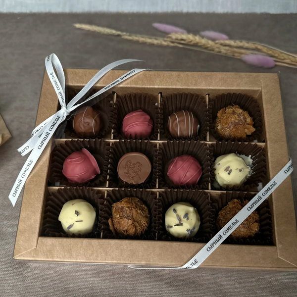 Ассорти из 12 сырных трюфелей Сырный сомелье