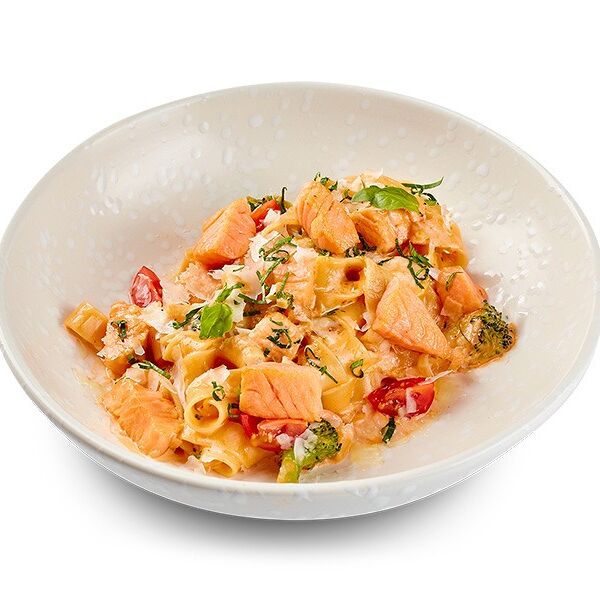 Папарделле с лососем