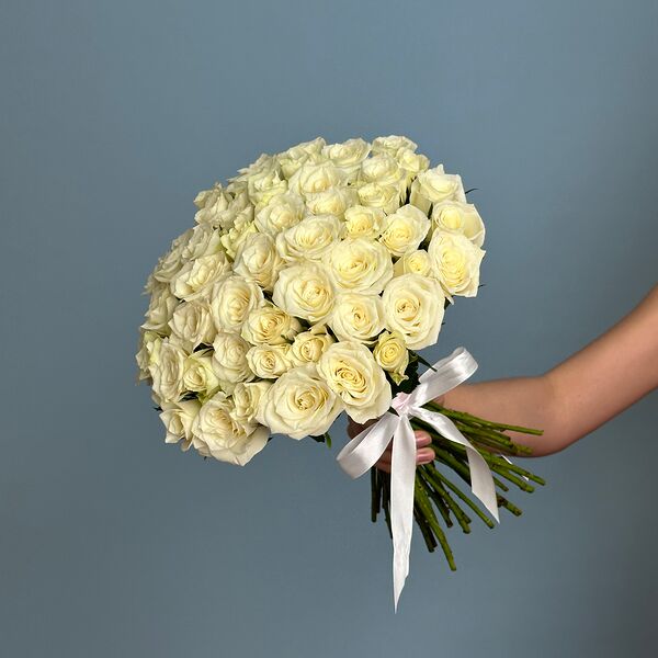 Букет цветов из 51 белой розы 40 см МП лента