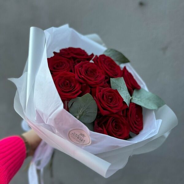 9 Красных роз и эвкалипт