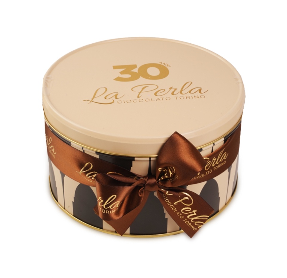 

Шоколадные конфеты La Perla Ассорти из трюфелей чёрный и белый 300 г
