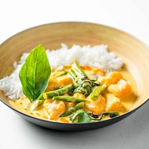 Тайское желтое карри с лососем