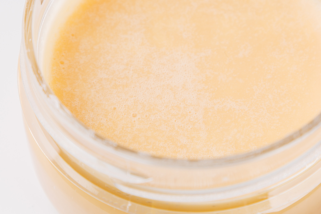 

Масло твердое для рук и тела "Сандал" 50 мл