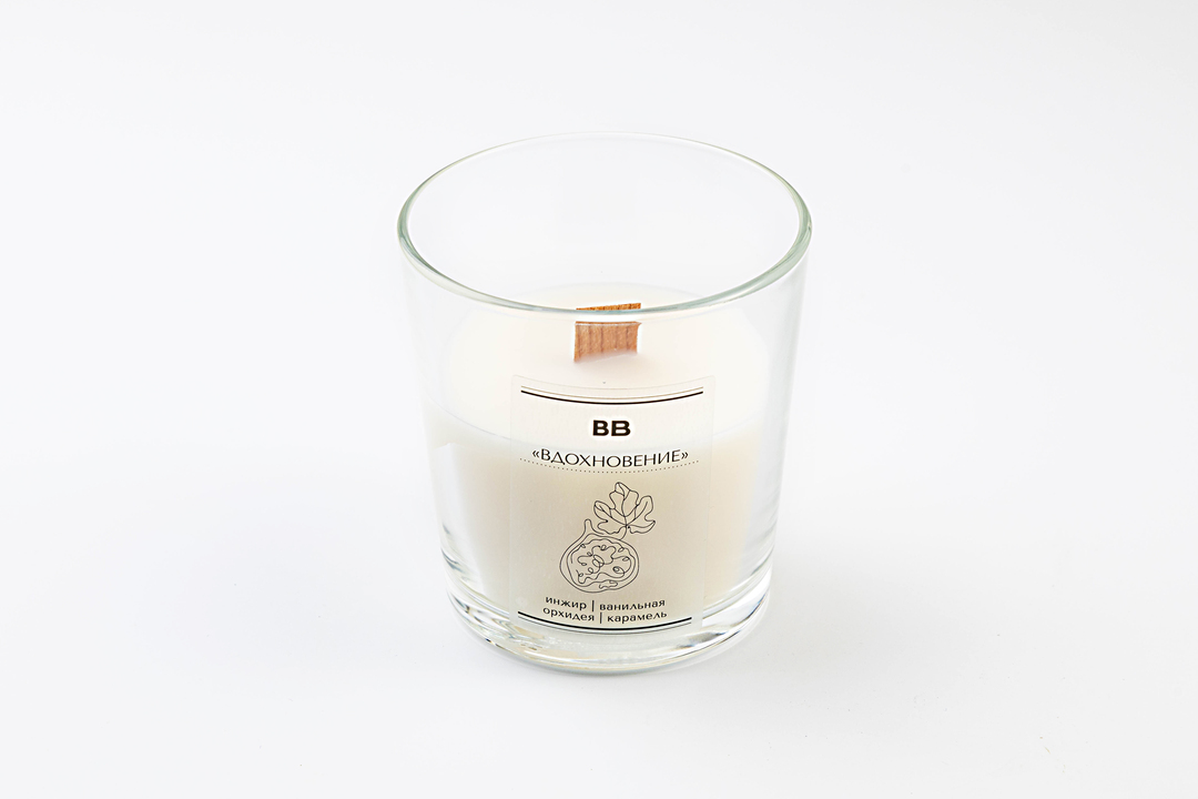 

Свеча ВкусВилл парфюмированная из натурального воска Вдохновение