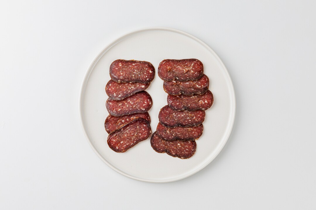 

Колбаса Суджими сырокопченая, нарезка