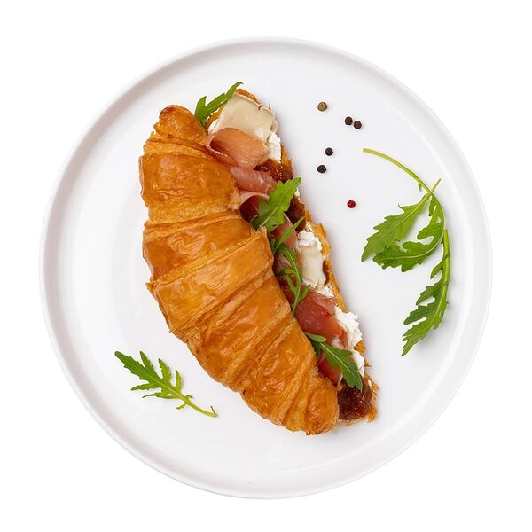 Круассан с пармой, сыром бри и мостардой из инжира, «Уже Готово», 140 г, Россия