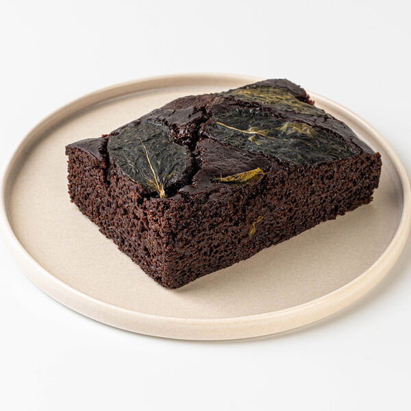 Брауни с клюквой и мятой веган, кафе. замороженный