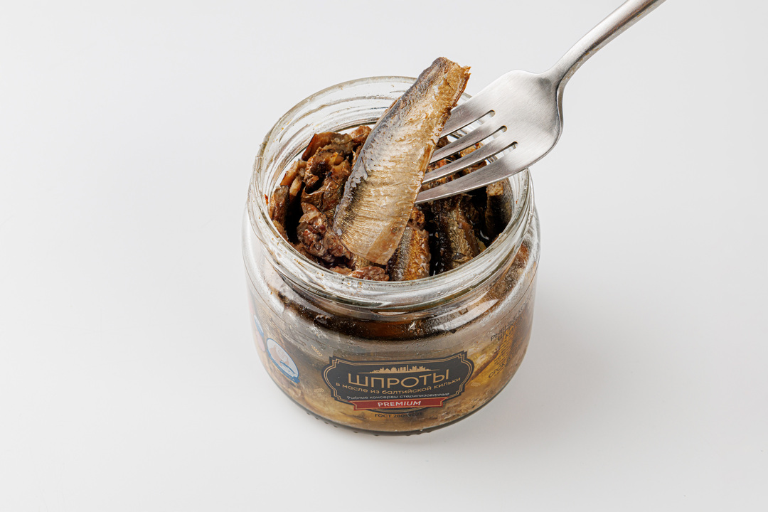 

Шпроты За Родину тушки из балтийской кильки в масле 270 г