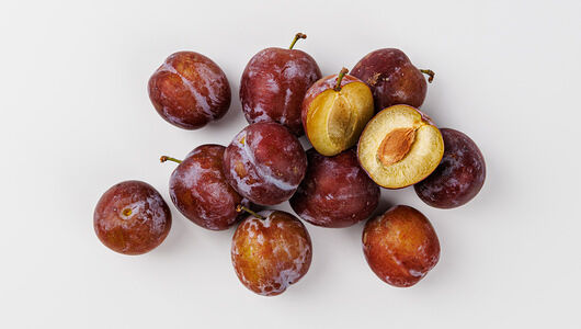 Слива Кабардинка