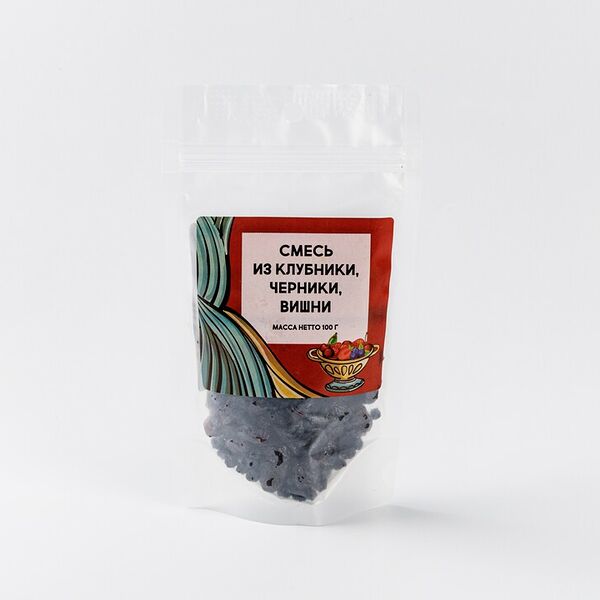 Смесь из клубники, черники, вишни
