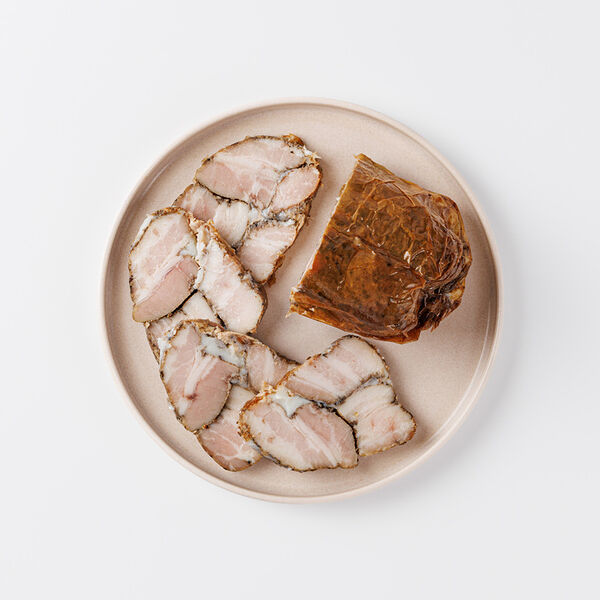 Сало запеченное с можжевельником