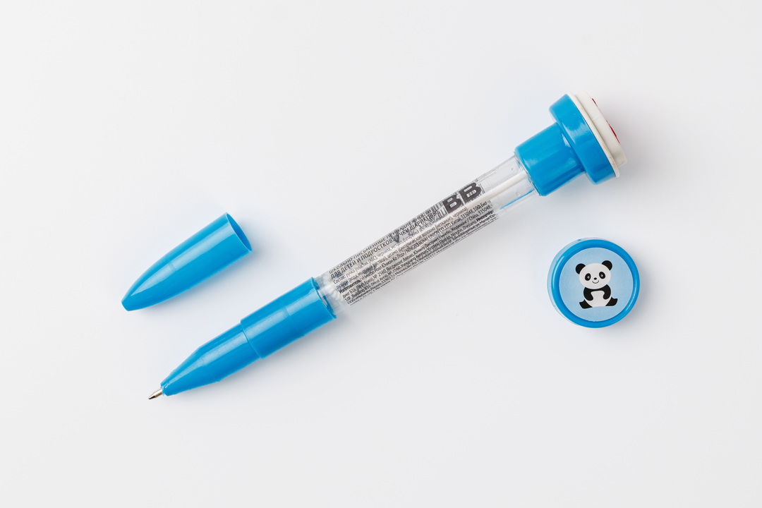 

Ручка шариковая Вкусвилл светящаяся с мыльными пузырями и штампом