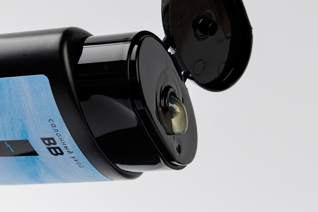 

Шампунь для волос ВкусВилл кератиновый Тотальное восстановление 280 мл