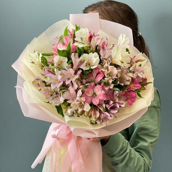 Букет Альстромерий