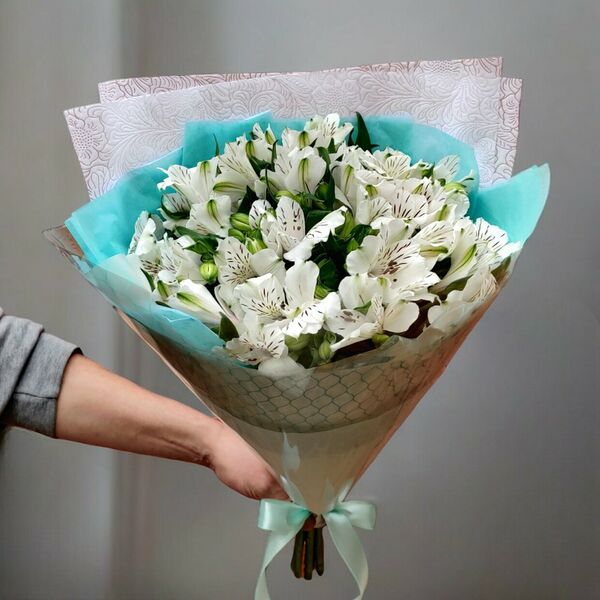 Букет из белой альстромерии №881