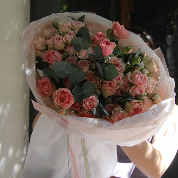 Букет из кустовой розы