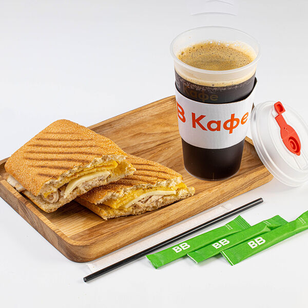 Комбо американо 0.4 л и чиабатта с курицей, моцареллой и омлетом, кафе