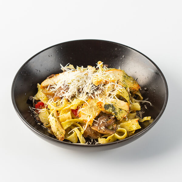 Паста Фетучини с курицей и соусом Песто, 270г