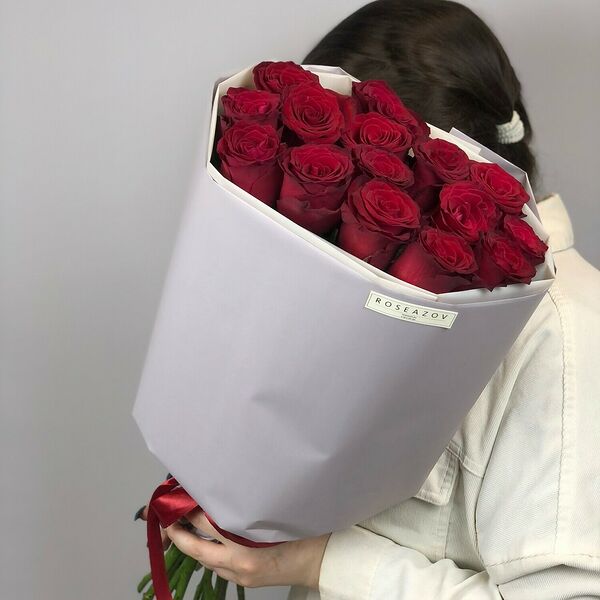 15 красных роз