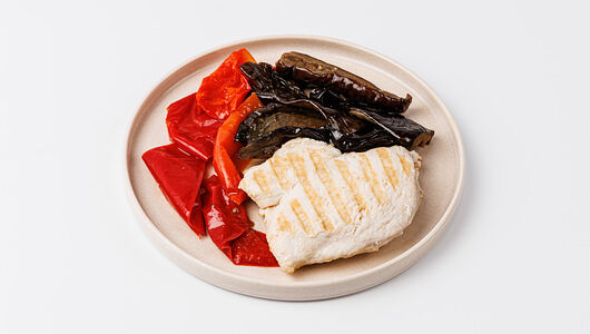 Куриное филе запеченное с овощами