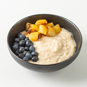 Каша овсяная со свежей голубикой и карамелизированными бананами, 320г