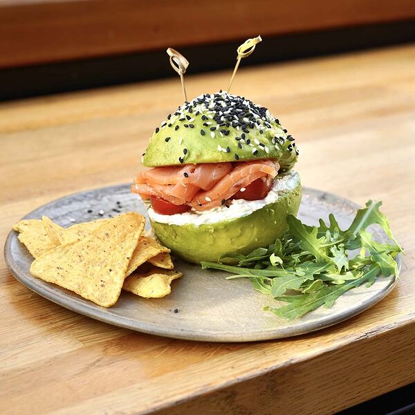 Фитнес-бургер с лососем