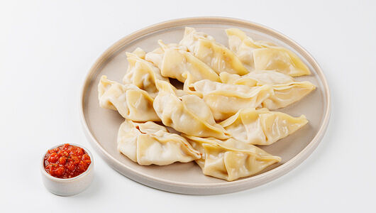 Гедза с говядиной на пару с соусом сальса, 350 г