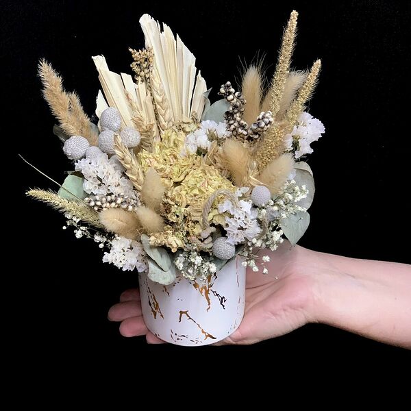 Интерьерная композиция с сухоцветами